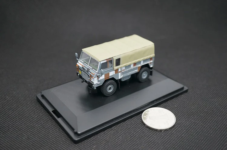 

1:76 OXF Alloy Finished Product Model 76LRFCG002 British Army 101FC Berlin Brigade 1980-1990 Collection model