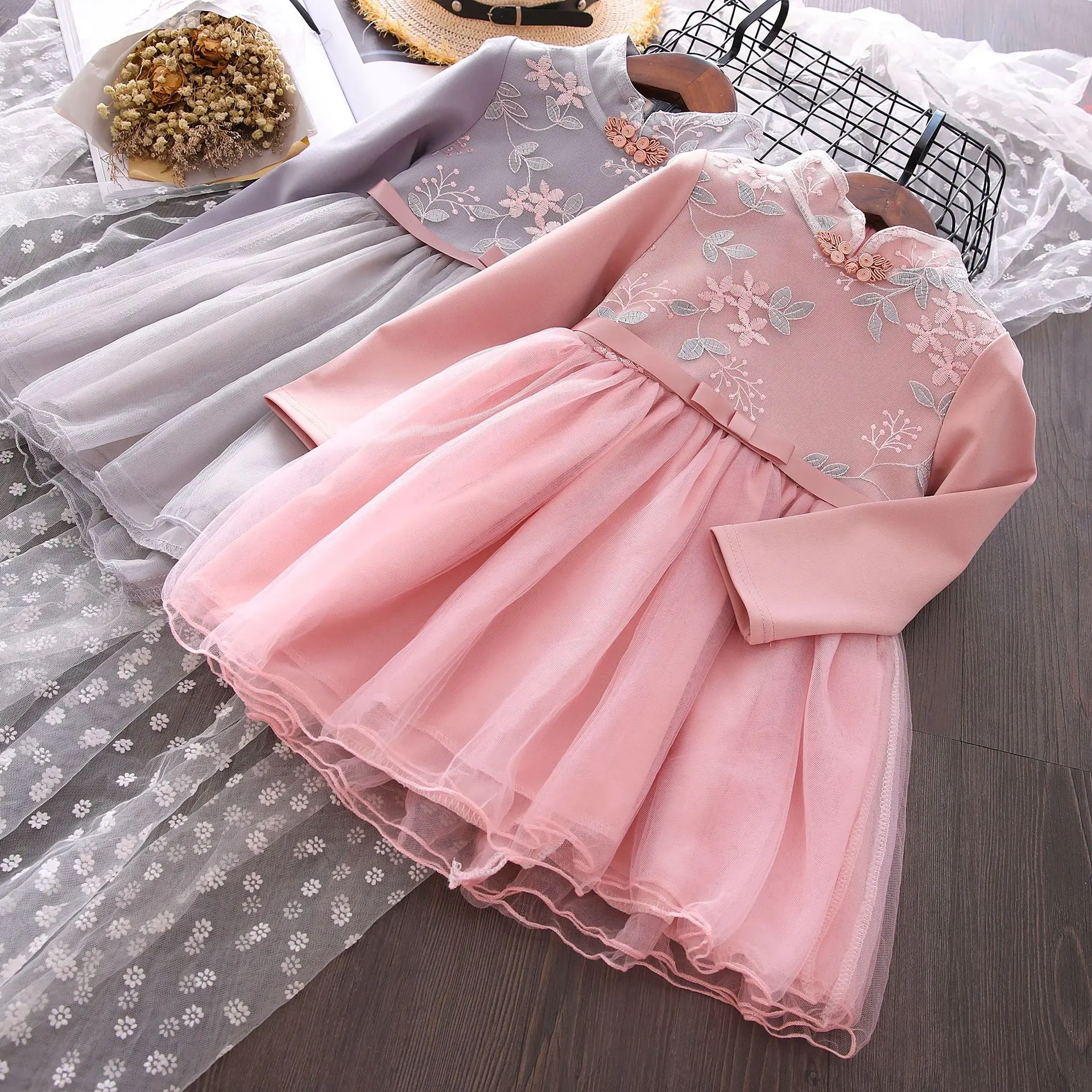 Новое осеннее платье для девочек китайский Стиль платье Чонсам для маленьких девочек прекрасный цветок принцесса платья милые плетением в стиле пэчворк детская одежда