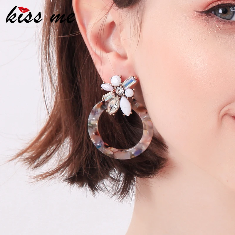 

KISS ME Exquisite Glass Flower Resin Sheet Stud Earrings For Women Party Gifts 2019 Newest Earrings Fashion Jewelry Accessories