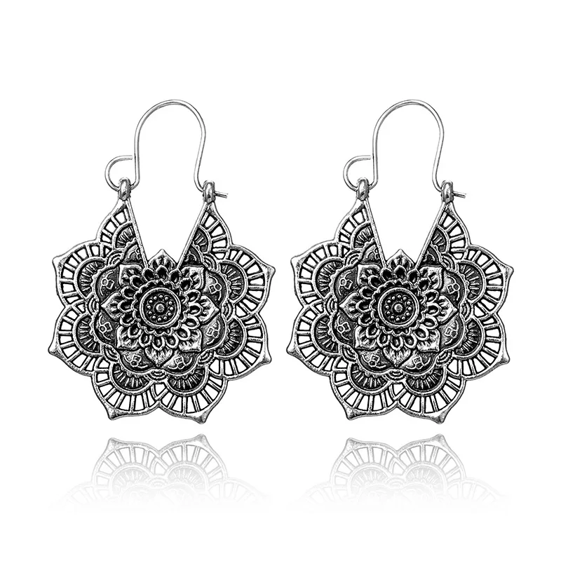 

Vintage Ethnic Style Metal Openwork Flower Flower Earrings Bohemian Carved Earrings