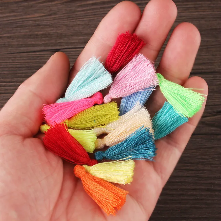 

50pieces 3cm Handmade Mini Cotton Tassels Small Tassels for Bracelet Necklace Earrings Making Jewelry Findings Charms