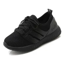 Летние удобные кроссовки для мальчиков; модные сетчатые дышащие детские туфли; повседневная обувь черного цвета для мальчиков и девочек; детская обувь