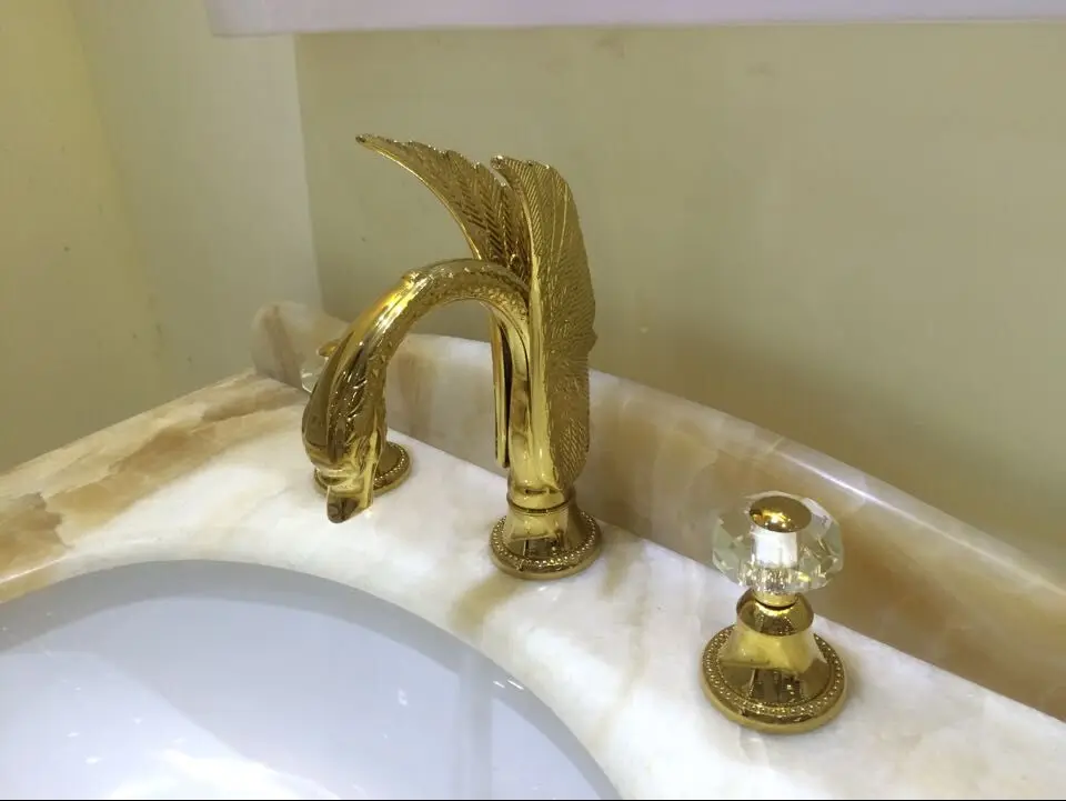 Золотой Цвет 3 шт. лебедь раковина кран широкая Туалетная смеситель кран на бортике Хрустальные Ручки