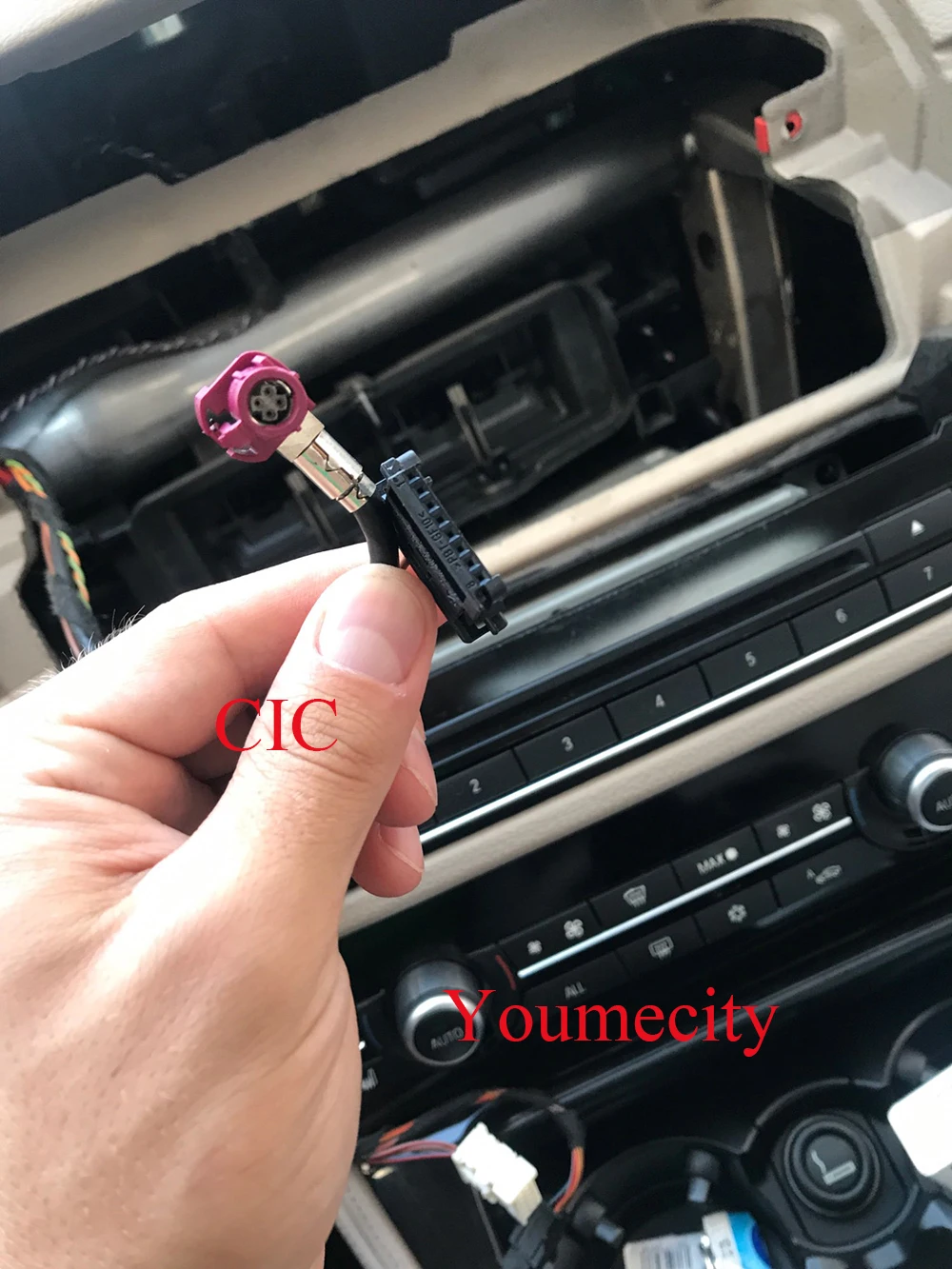 HTB1oeW9qyOYBuNjSsD4q6zSkFXal
