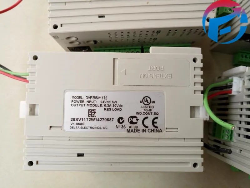DVP28SV11T2 Delta PLC SV series 28 point 16DI 12DO (NPN транзистор) DC power SRAM Новый с кабелем