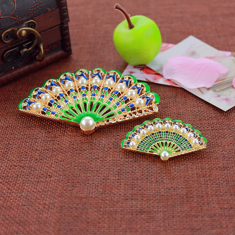 

XQ 2016 free shipping Fashion green fan brooch The new unique popular banquet
