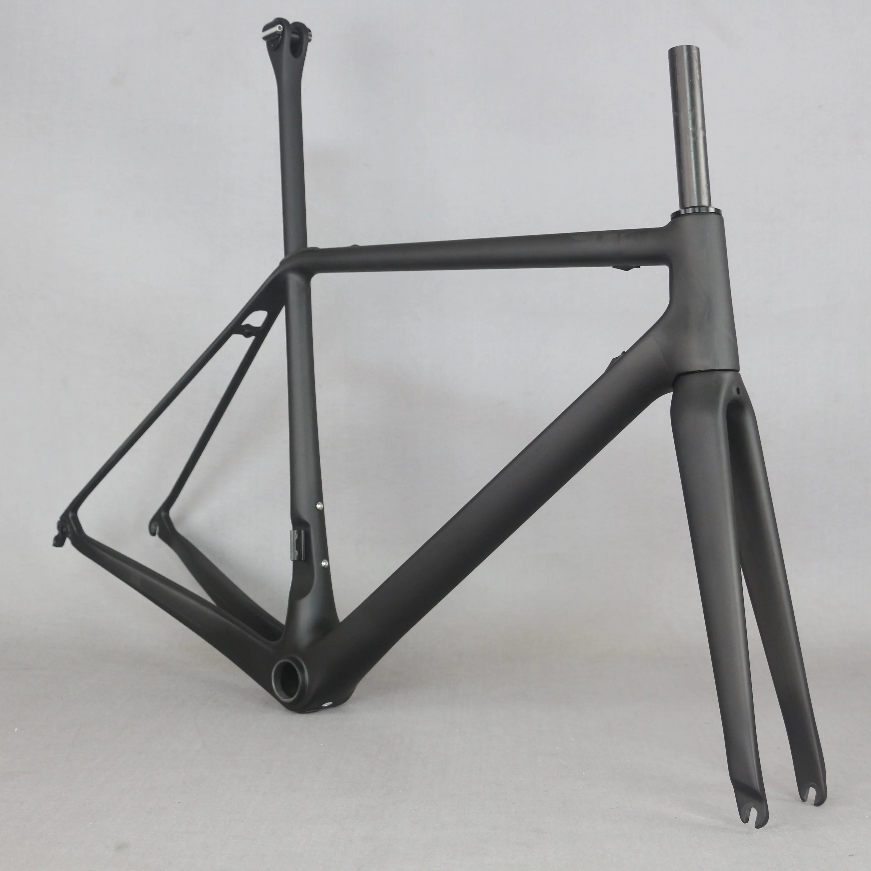 Discount Superlight road frame new EPS Technology toray carbon t1000 fiber max tire size 25C all Internal cable road bicycle frame  FM609 10