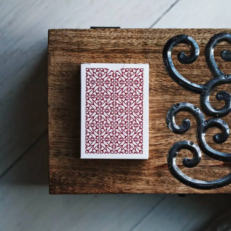 

Daniel Madison Revolvers Playing Cards Deck Limited Ellusionist Magic Props