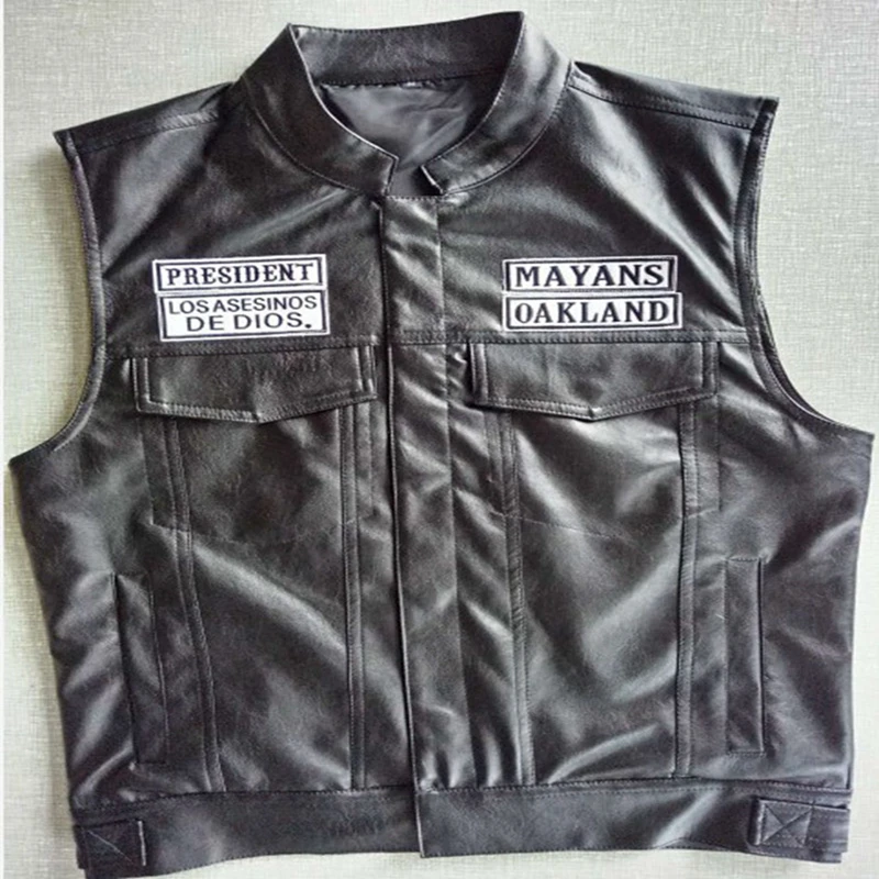 Кожаный жилет с вышивкой «Сыны Анархии»; карнавальный костюм; черный цвет; мотоциклетная куртка без рукавов в стиле рок-панк; куртка в стиле Майя