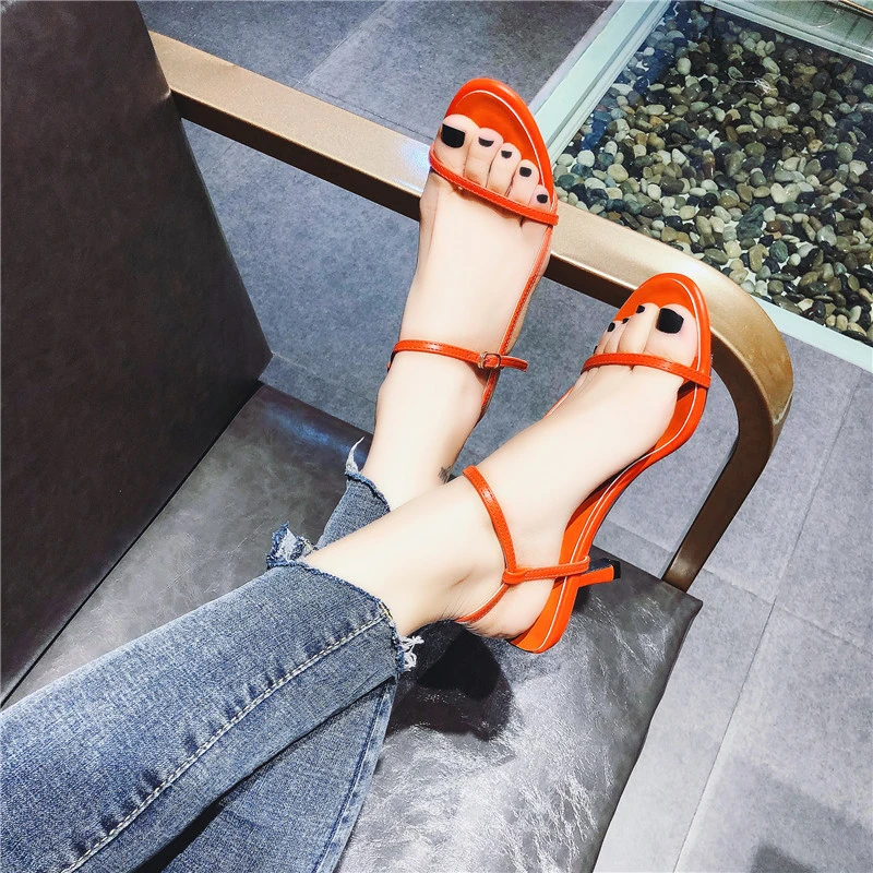 

sandalia feminina 2019 Summer popular New design rome Buckle thin heels suitable Cross strap office women sandals Orange White