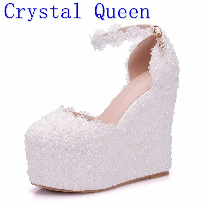 Crystal Queen Lady White Flower Wedding Shoes Lace Pearl High Heels Sweet Bride Dress Shoes Beading Women Wedge Sandals Shoes цена Crystal Queen Lady White Flower Wedding Shoes Lace Pearl High Heels Sweet Bride Dress Shoes Beading Women Wedge Sandals Shoes цены онлайн