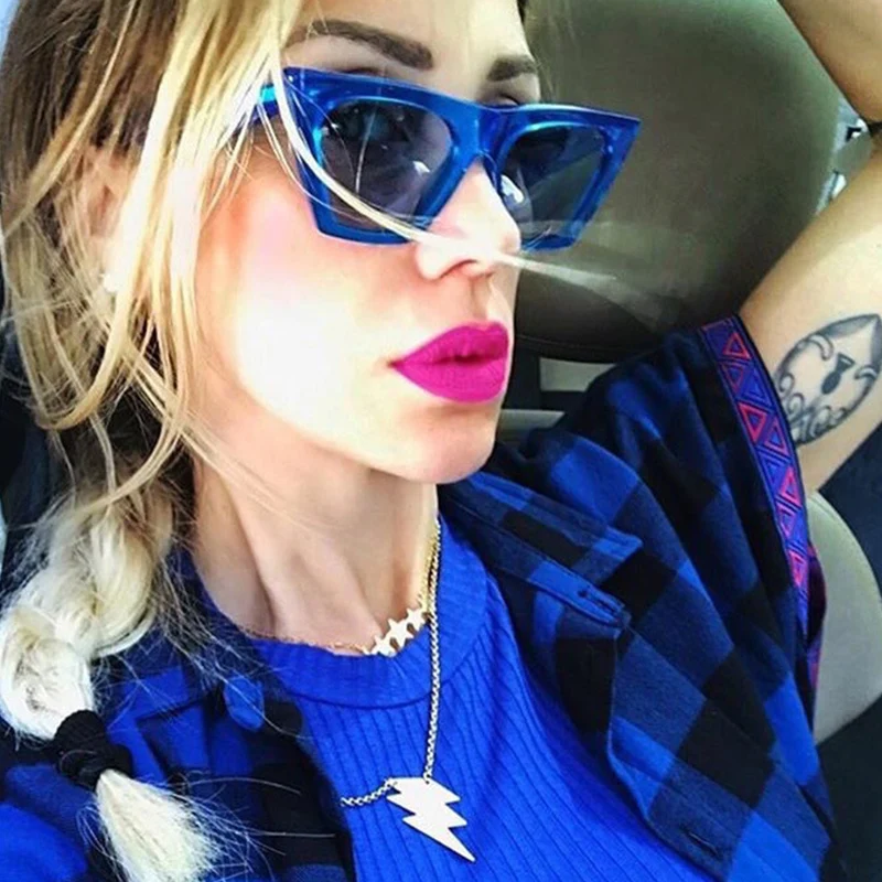 

2018 Fashion Brand Retro Cat Eye Sunglasses Women big diamond sun glasses acetate transparent blue frame black suns eyewear