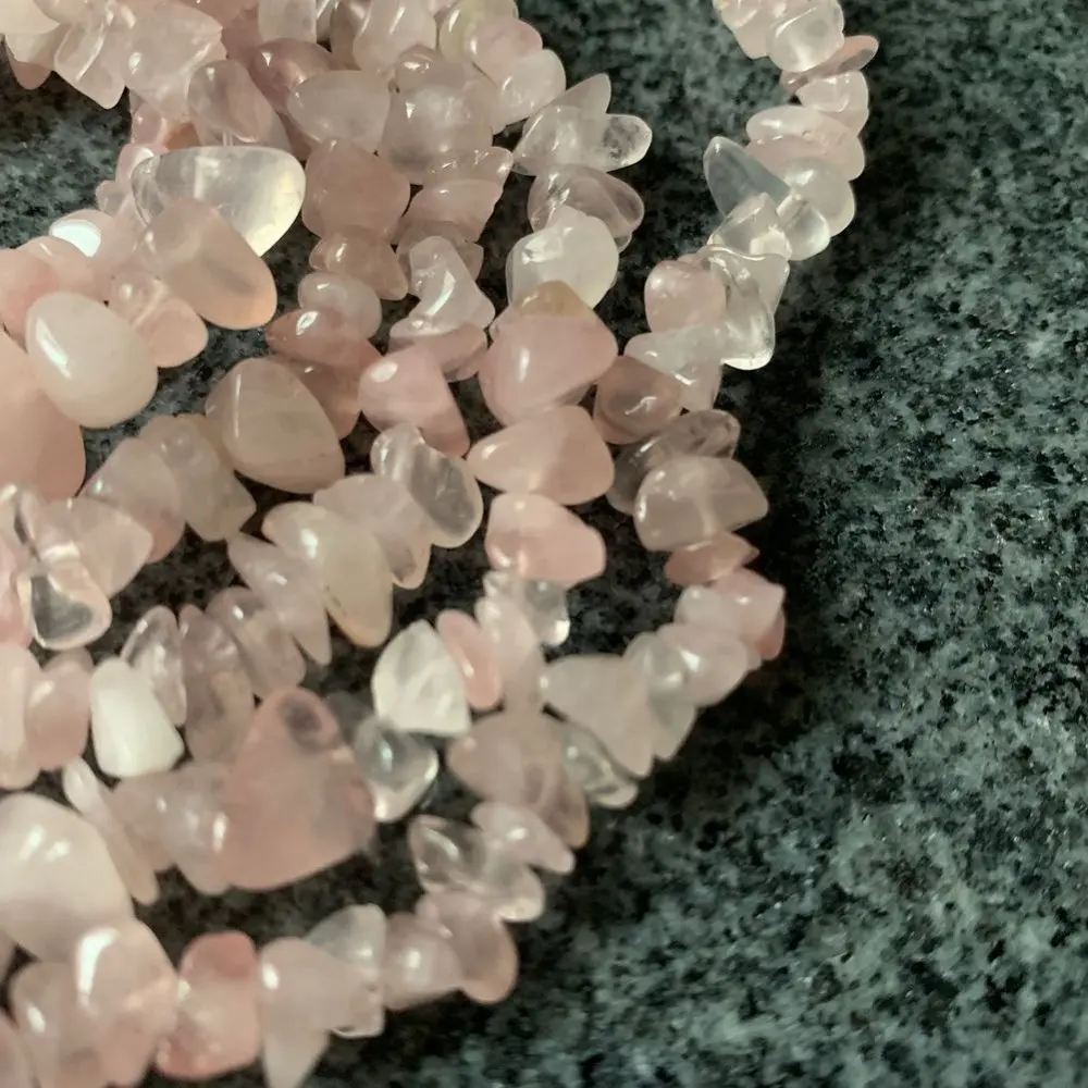rose quartz strand