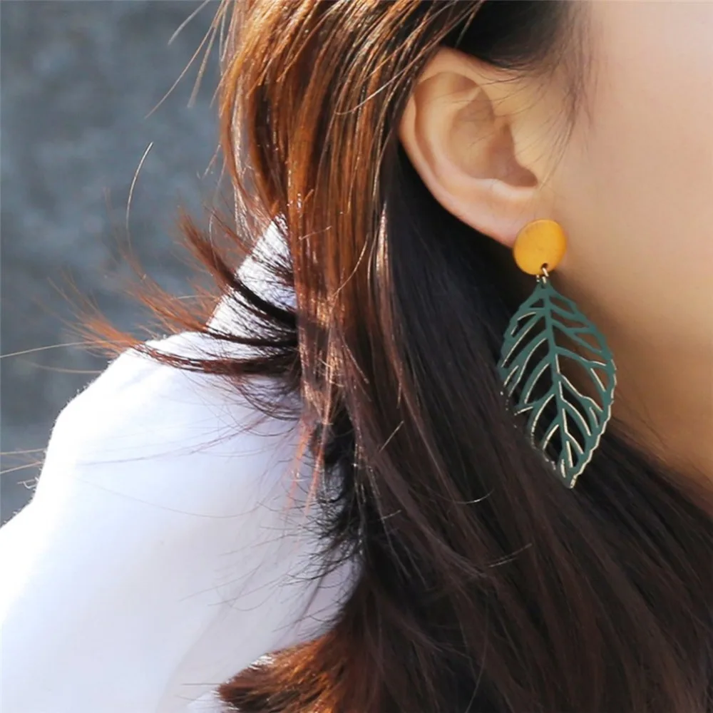 

Double Layer Hollow Out Leaf Earrings Sexy Earrings Accessories Fashion Exaggerated Earrings for Women Jewelry Gifts hot slae