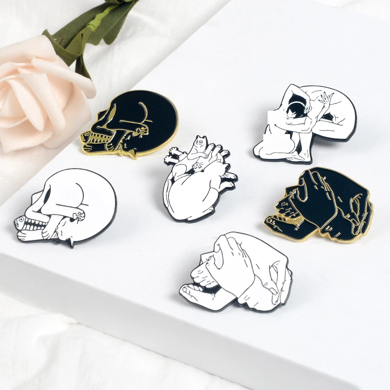 

Skeleton Heart enamel Pin Punk cat and fish skull Brooches White black Hand creative visual difference Lapel Pin Badges Jewelry