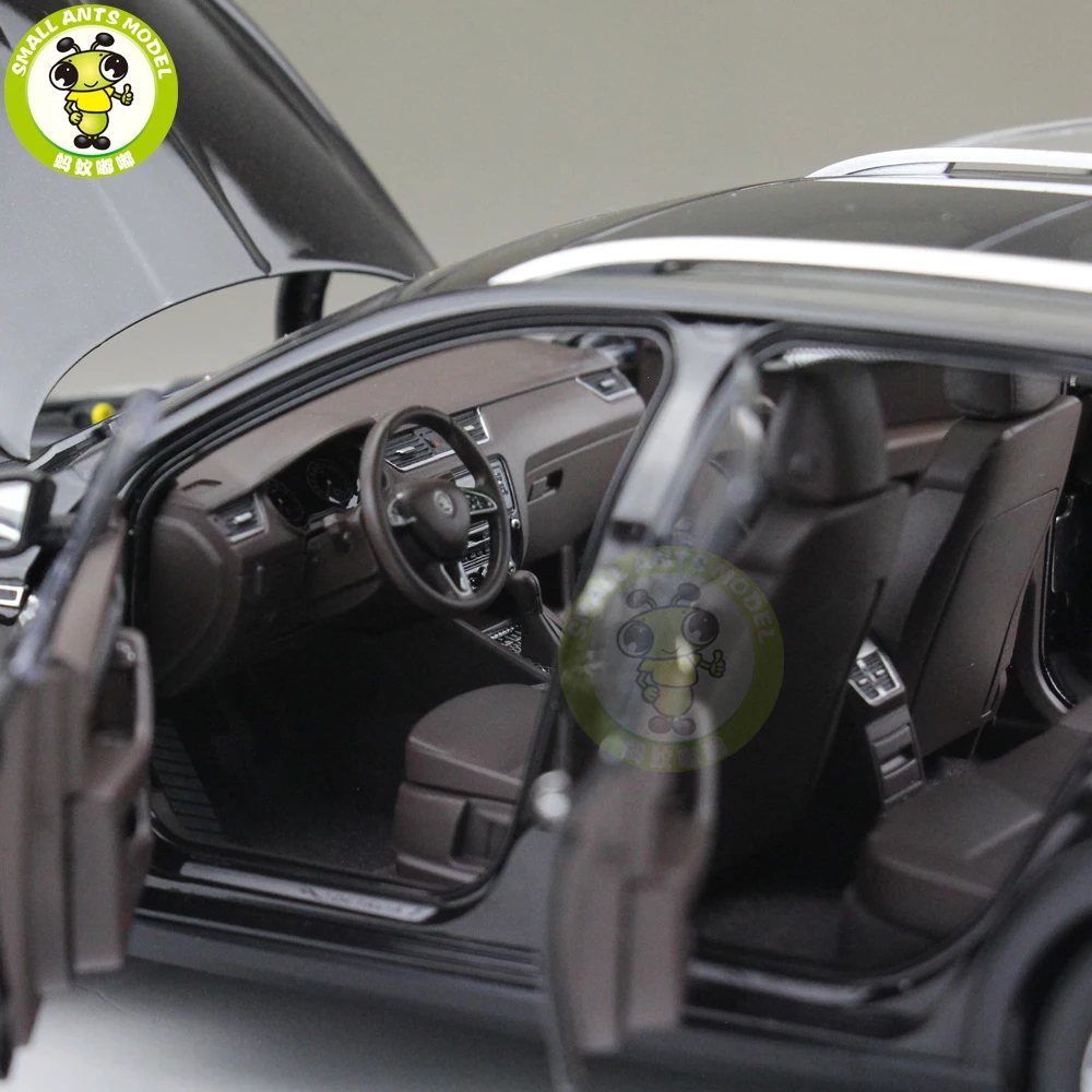 1/18 Octavia Combi Wagon литой под давлением металлический автомобиль модель игрушки для