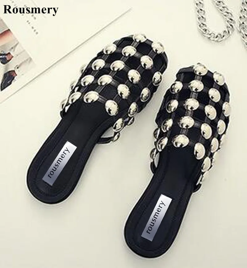 

New Fashion Women Round Toe Studded PU Leather Caged Runway Flat Slide Cut-out Slip-on Rhinestone Spike Flip Flops Beach Sandals