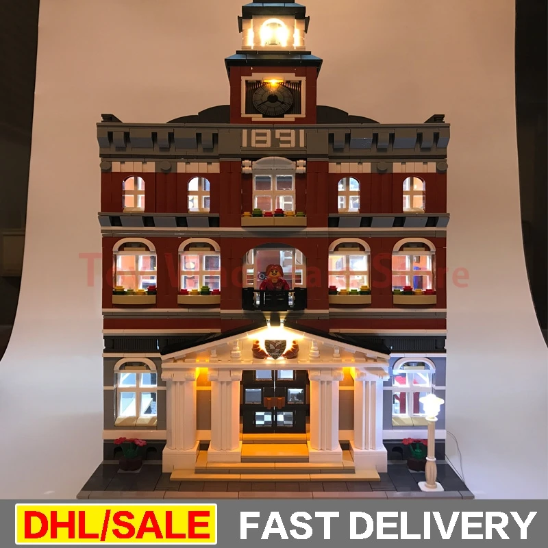 

Lepin 15003 DIY Led Light Street Town Hall Building Set City Street Blocks Model Self-Locking Bricks lepinings Toys Clone 10224