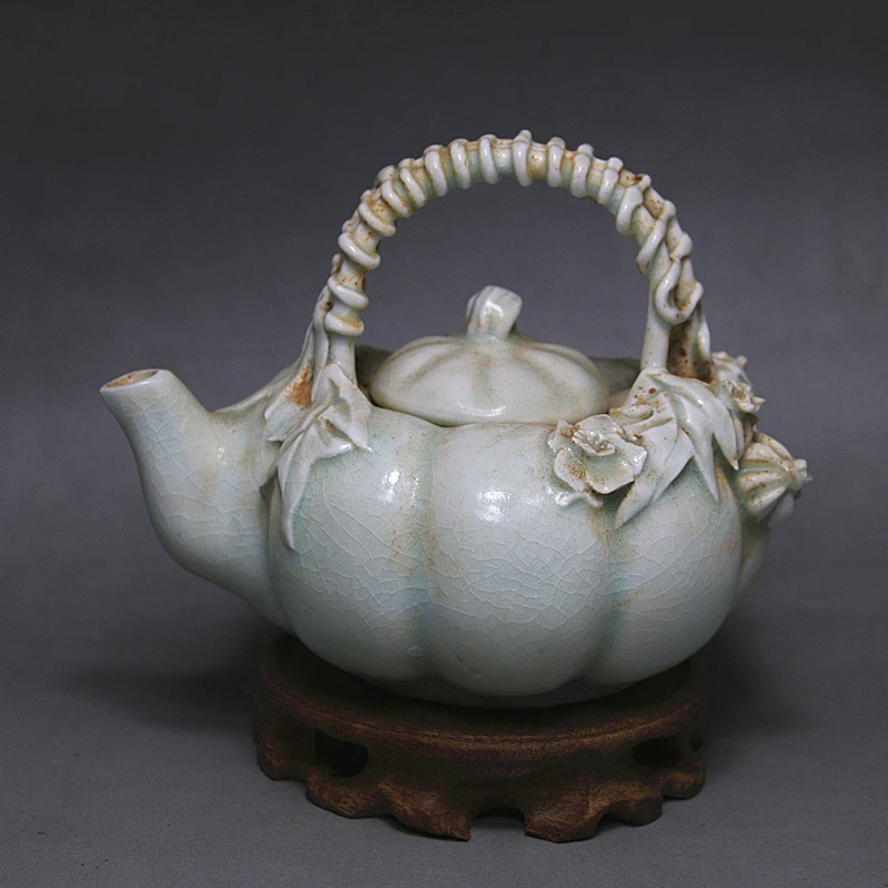 

antique SongDynasty porcelain pot,shadow green glaze Pumpkin bottle,Hand crafts,Decoration,collection & adornment