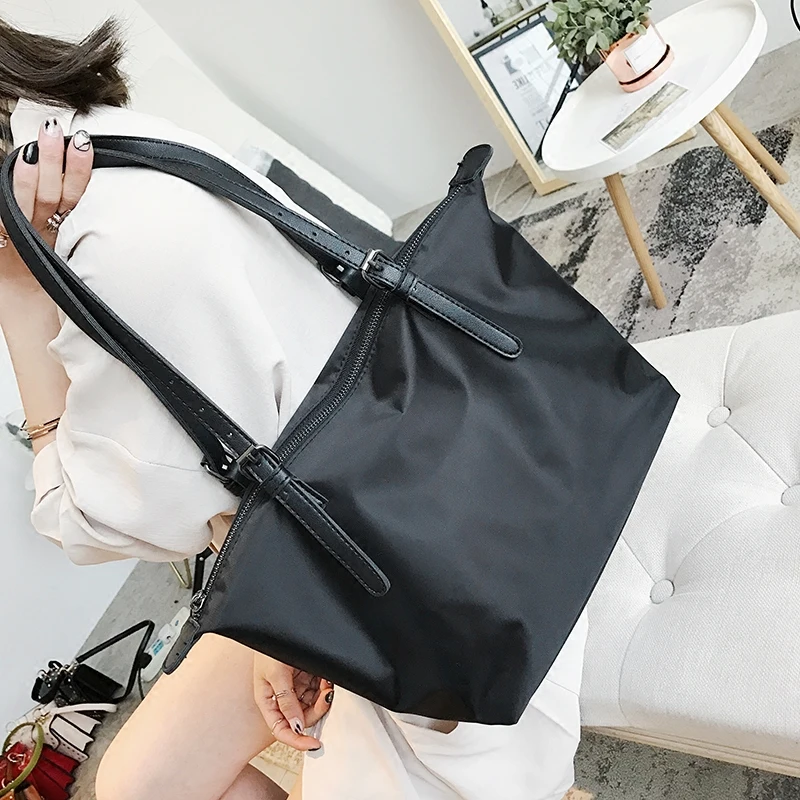 

BENVICHED Ladies' nylon bag 2019 new autumn winter handbag red fashion Inclined single shoulder bag small square bag c320