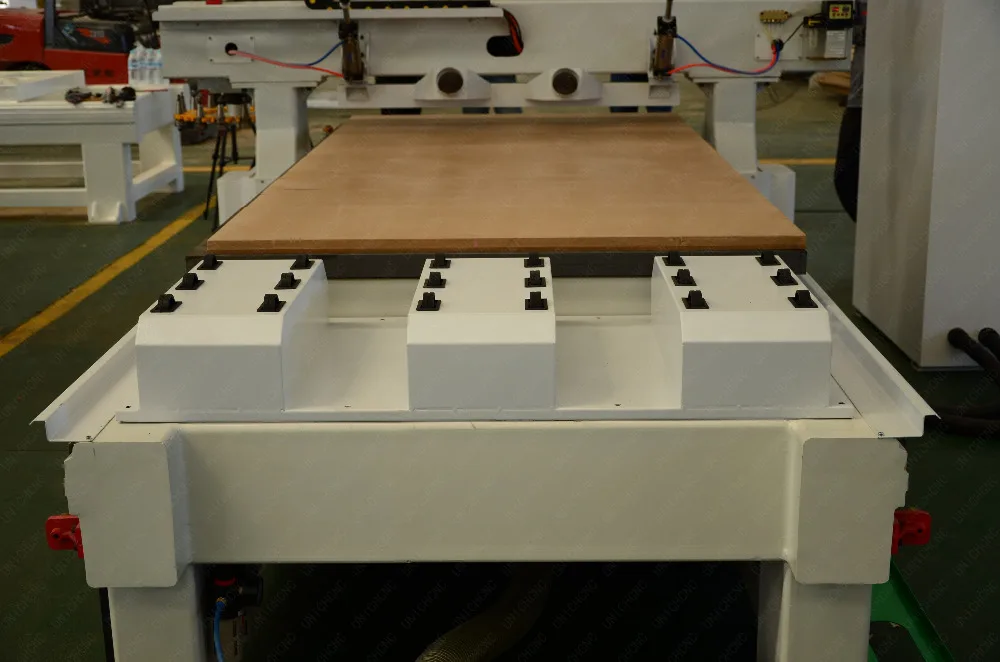 LXM 1325 деревообрабатывающий с автоматической сменой Инструмента cnc маршрутизатор