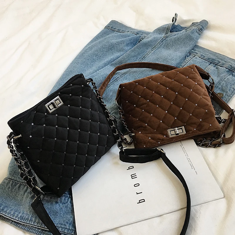 

2018 new Korean version of the wild single shoulder slung chain velvet fashion lock rhombic chain bag.