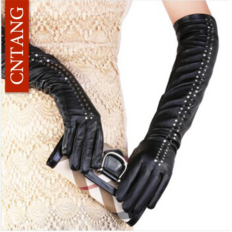 Сексуальные горячие зимние модные высококачественные женские перчатки из искусственной кожи с заклепками черные перчатки до локтя сексуальные черные теплые перчатки