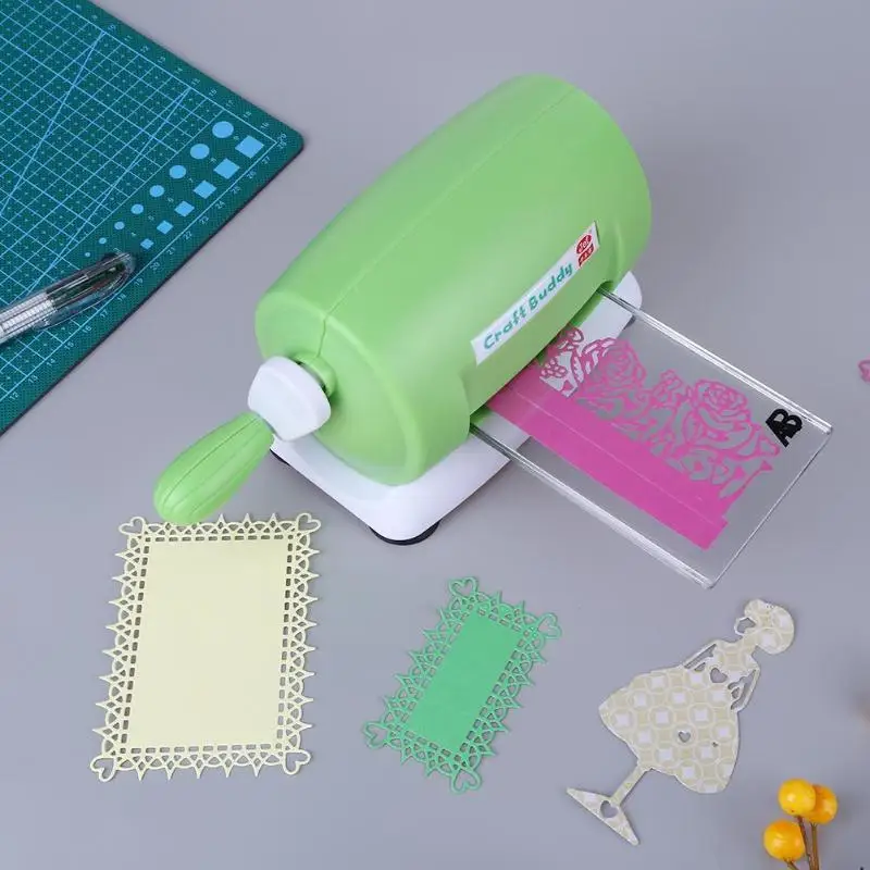 Billig DIY Kunststoff Papier Schneiden Präge Maschine Handwerk Scrapbooking Album Cutter Stück Gestanzte Sterben Cut Maschine Grün 15,5*11*8 cm