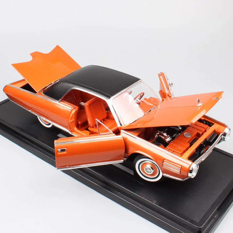 1:18 дорожный знак большой классический 1963 Chrysler турбина автомобиль литой Ghia концепция автомобиля весы модели автомобилей Миниатюрная игрушка