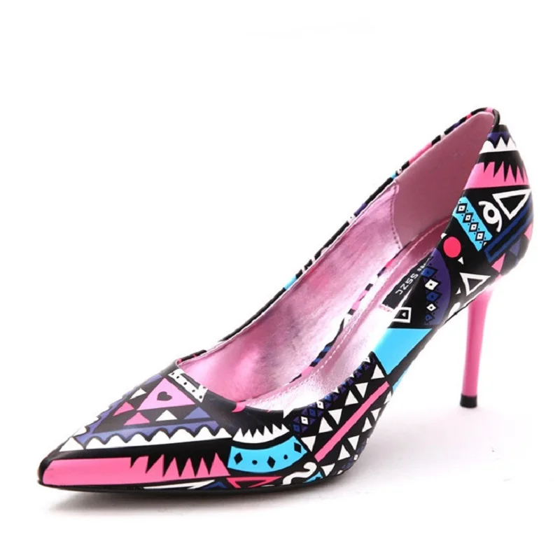 

2018 spring and autumn new shoes wild printed spell color pointed high heel shoes with shallow mouth graffiti