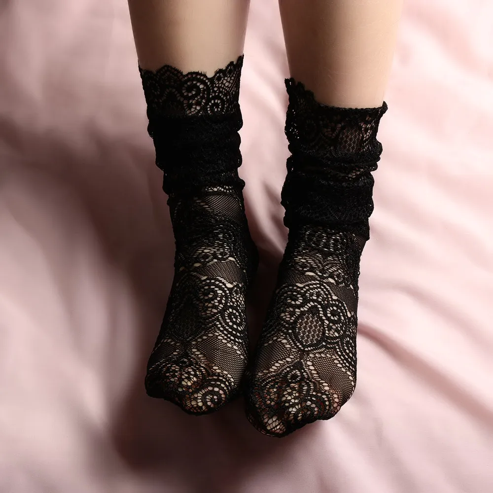 

1Pair Summer Fashion Lady Girl Pricness Sexy Lace Sheer Mesh Floral Hollow Ventilation Fishnet Short Slim Transparent Socks