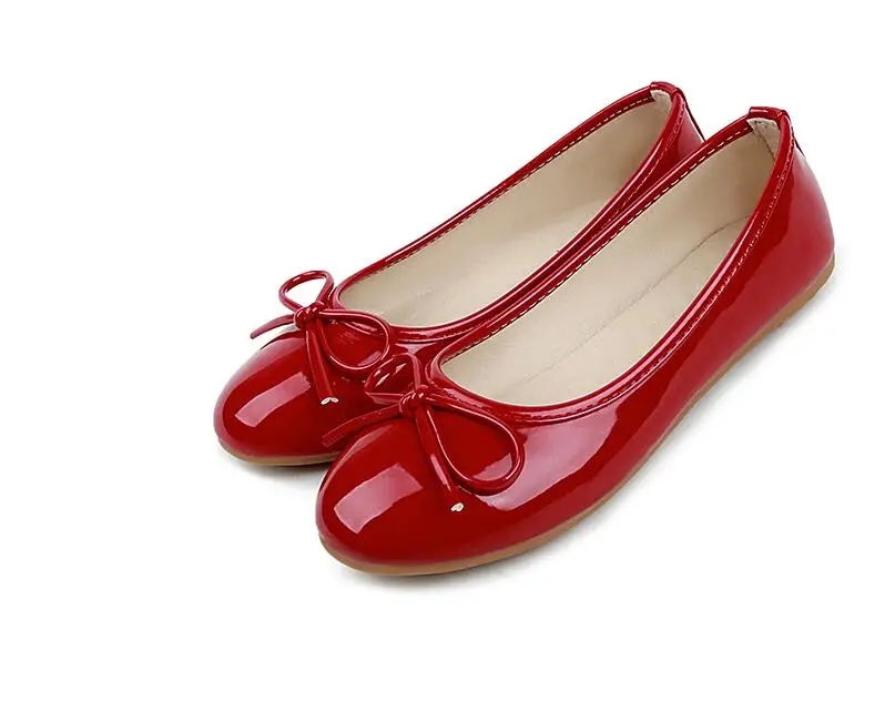 

2017 spring new women fashion bow shallow mouth round patent leather shoes Peas shoes large size shoes flat shoes size 35-44shoe