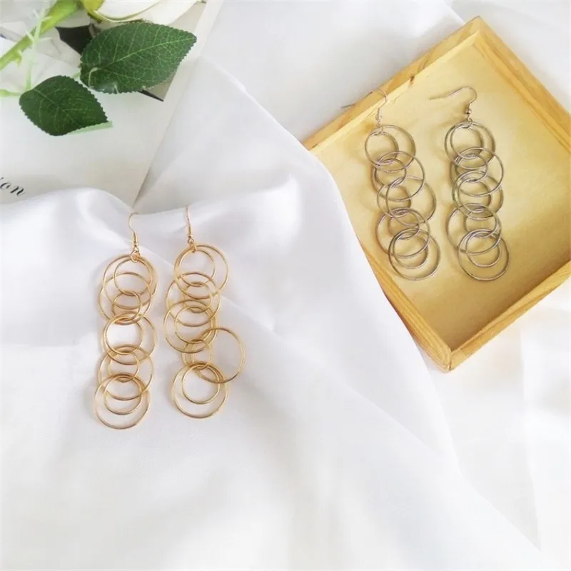 

Circle Round Earring Exaggerated Atmosphere Long Retro Style Street Shot Personality Pull The Wind Earrings