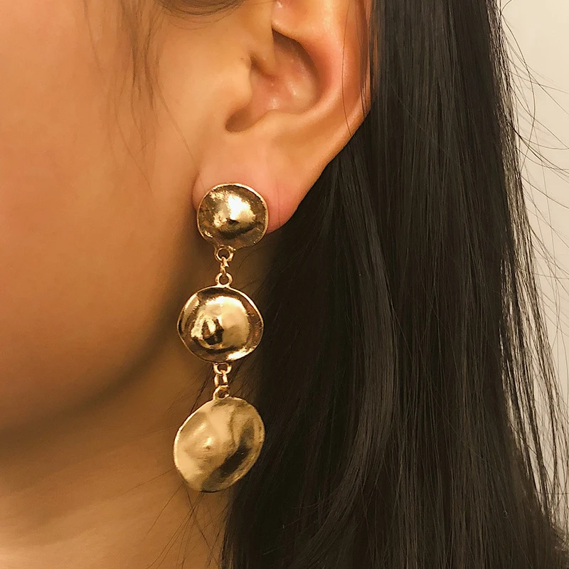 

Elegant Long Gold Color Round Pendant Clip Earrings Punk Statement Big Alloy Tassel Geometric Ear Cuff Earring for Women Brincos