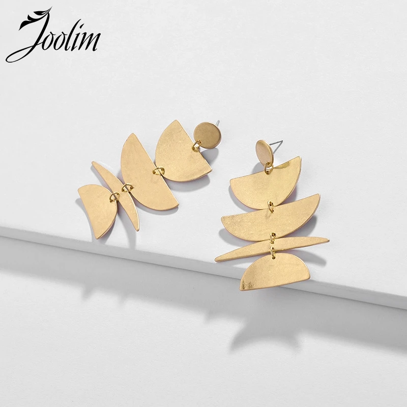 

Joolim Semi Round Piercing Earring Geometric Gold Color Earring