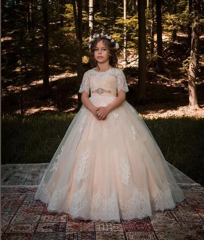 

New Puffy White Lace Flower Girls Dresses Ball Gown Half Sleeve with Ribbon Girls First Communion Dress Size 2-16