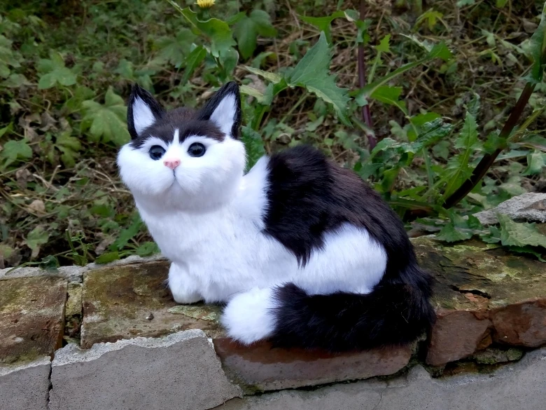 

black&white simulation cat toy polyethylene & furs squating cute cat model gift about 21x24.5cm 1187