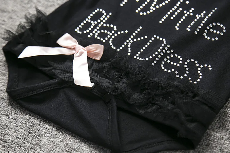 Ползунки с оборками для новорожденных девочек; комбинезон черного цвета; Милая летняя хлопковая одежда; черное платье