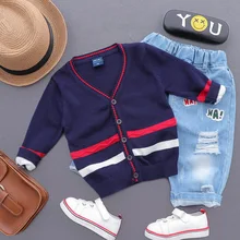 Корейская мода для мальчиков свободные V шеи Однобортный тонкий свитер в полоску Топы Дети Детская хлопковый свитер Костюмы