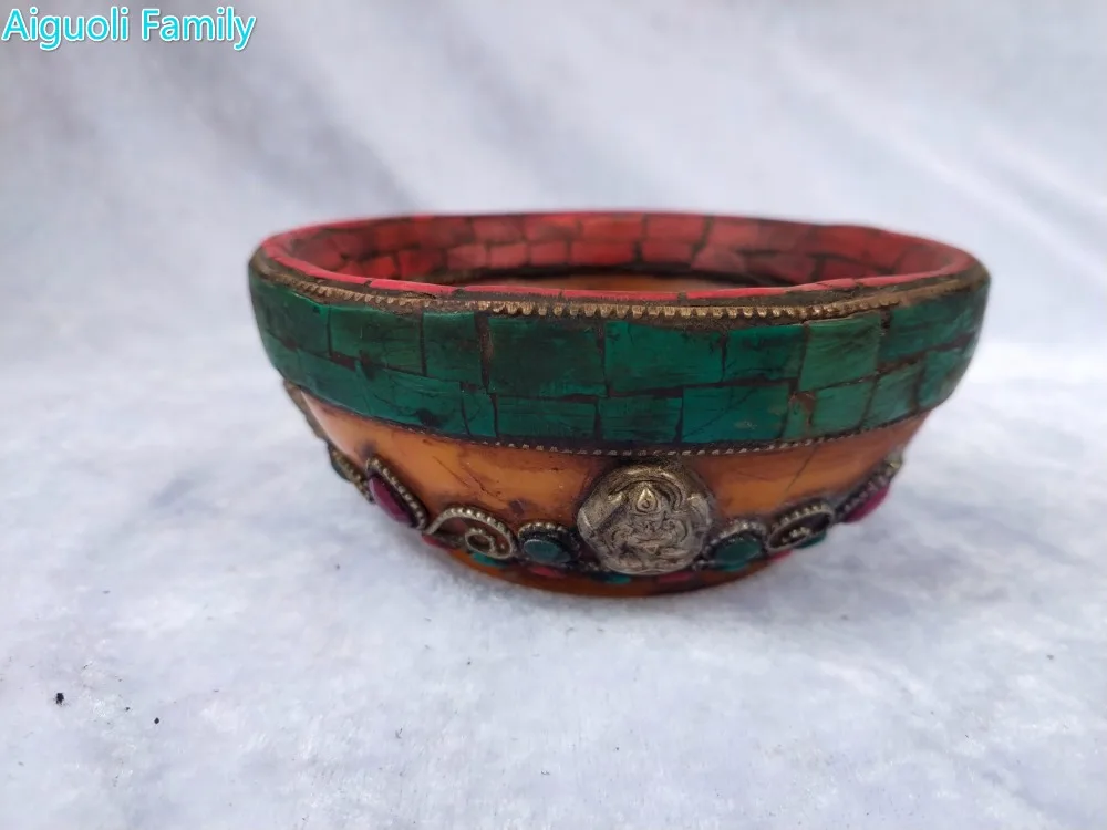 

Diameter 11CM,High 5CM Nepal/Tibet Silver Old Handwork Carving Mosaic Beeswax Bowl Traditional Tibetan Handicrafts 02