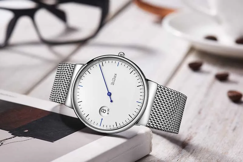 men watch (2)