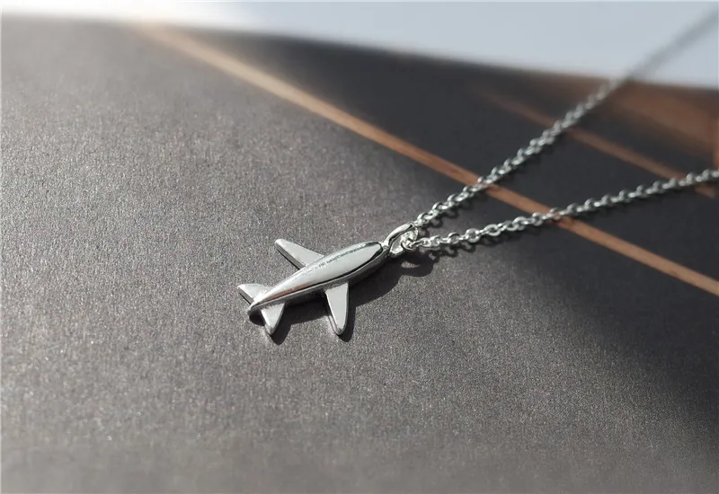 

Fashione cute small plane pendant necklace for women lover gift kiss me before flight