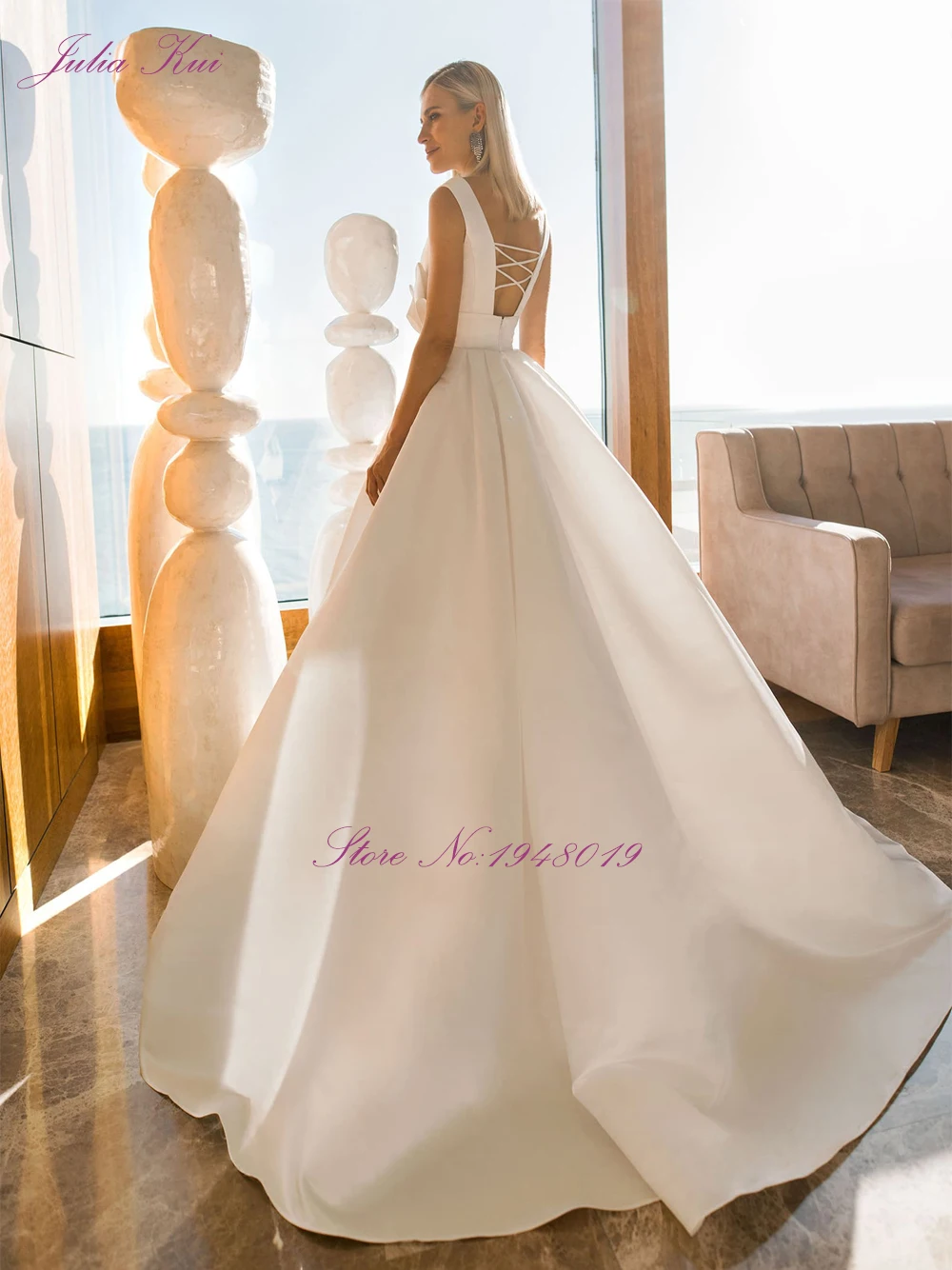 Julia Kui глубокий v-образный вырез с прозрачная кисея, тюль линии атласное свадебное платье на заказ