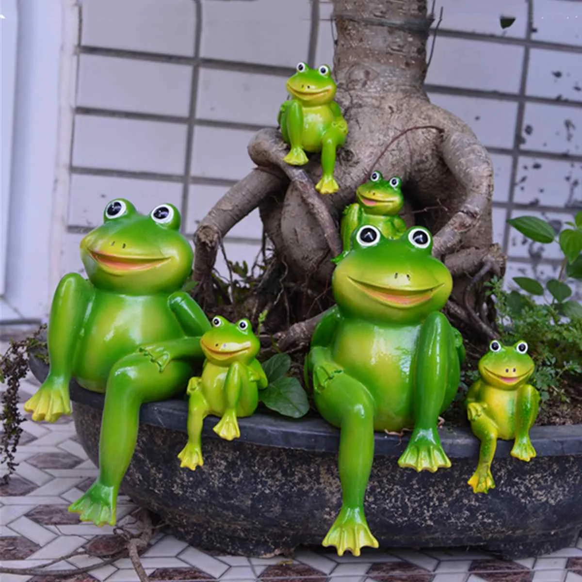Details about   Cute Resin Sitting Frogs Statue Outdoor Garden Store Decorative Frog Sculpture 