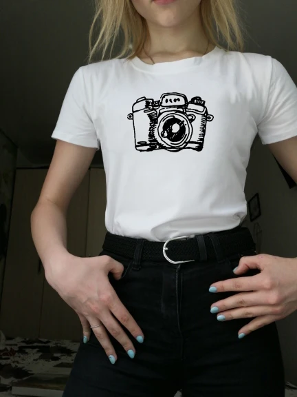 Новинка; женская модная повседневная футболка с коротким рукавом и милым принтом для фотографа; топы для девочек; летняя повседневная одежда