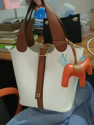 Большая вместительная брендовая новая сумка-мешок дизайнерская сумка для отдыха с украшением в виде лошади широкая Сумочка Высококачественная сумка-торба в простом стиле однотонная Сумка-тоут