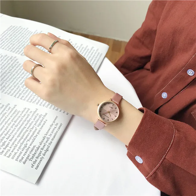 Женские часы с циферблатом 2019 Роскошные модные брендовые женские часы маленькие кварцевые часы женские винтажные кожаные Наручные часы
