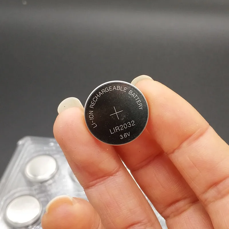 

New! 2pcs/lot LIR2032 3.6V Li-on Rechargeable Button Coin Cell Battery Can Replace CR2032 for watches