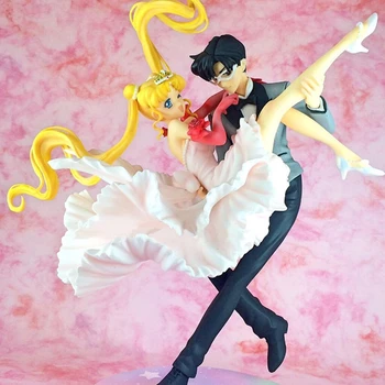

Chouette Sailor Moon & Chiba Mamoru masquerade masked ball Figure Model Toys