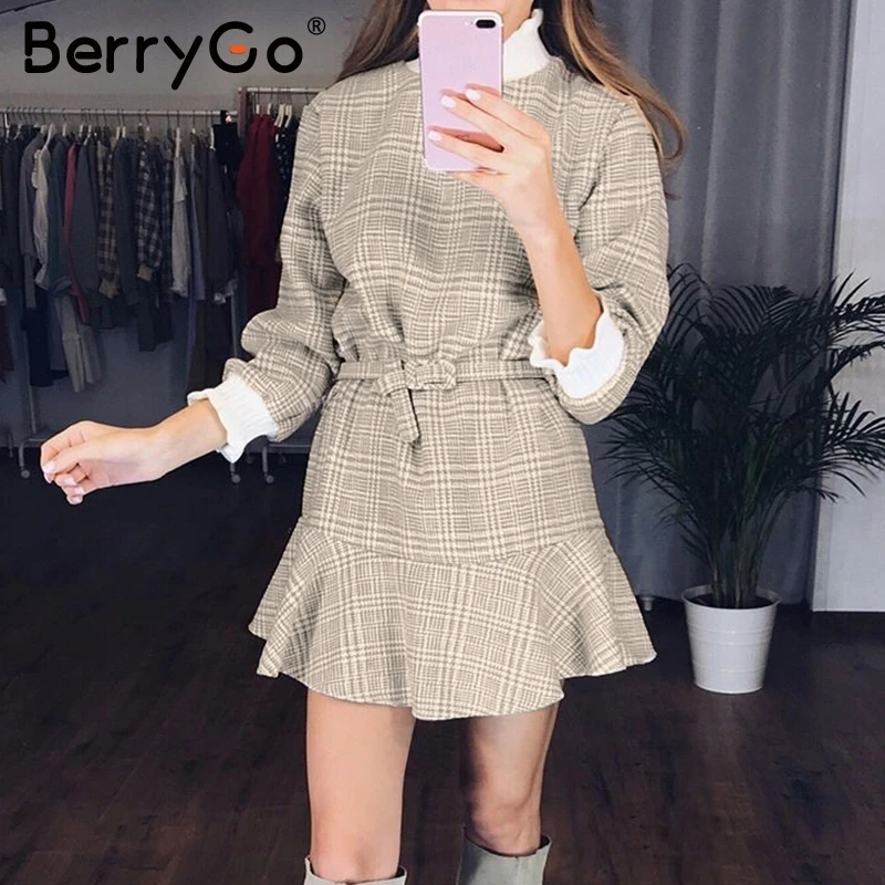 BerryGo Элегантное платье в клетку женское коротким трикотажным платьем с рюшами и